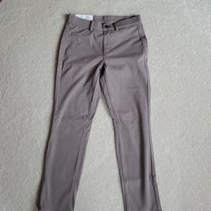 BRAND NEW Uniqlo Women Cropped Legging Pant